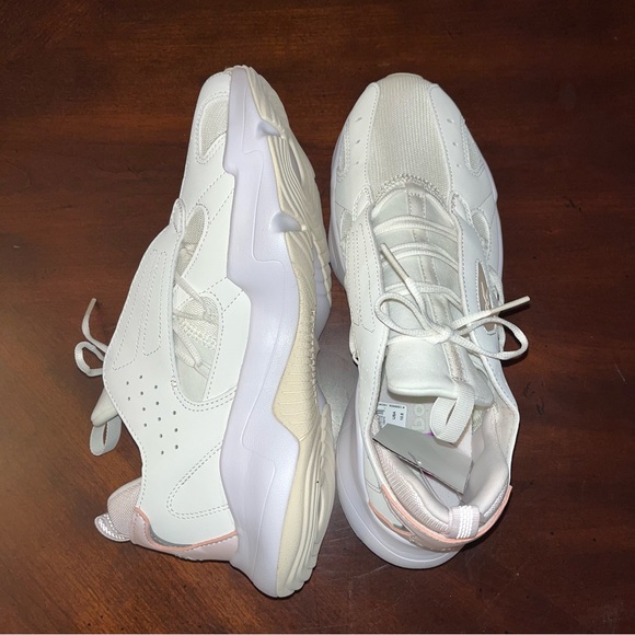 Rebook White chunky sneakers brand new size 10.5 - Picture 4 of 8